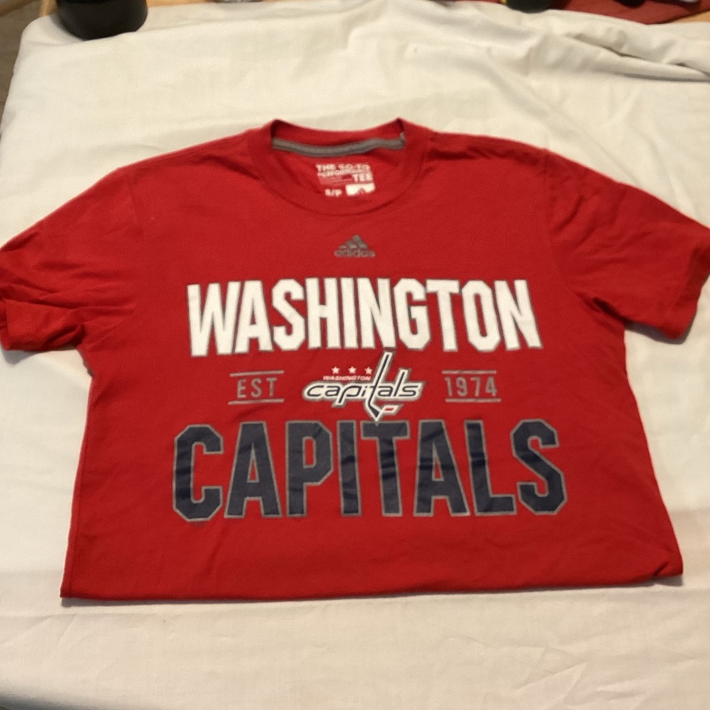 Washington Capitals T-shirt. Adidas